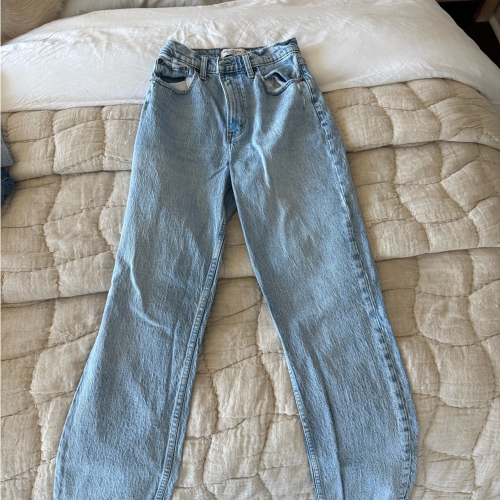 Abercrombie 90s Ultra High Rise Straight Curve Love Jeans